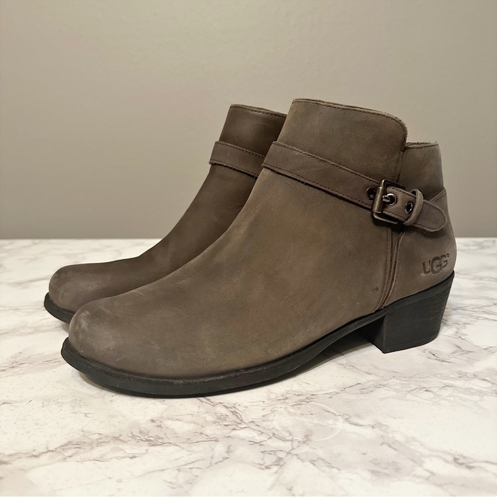 UGG Bellamy Distressed Gray Leather Sheepskin Ankle Boots Women’s Size 8…